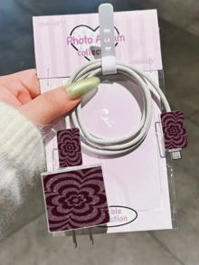 閃爍線條花卉印花極簡風 Apple 充電器保護套，適用於 20W Phone 15 充電器、16 ProMax 手機數據線保護套，防彎折、防貓咬，適合 13/14 Plus 數據線保護器、充電器保護套。聖誕禮物，送女友禮物 - 無色 - 查看 2