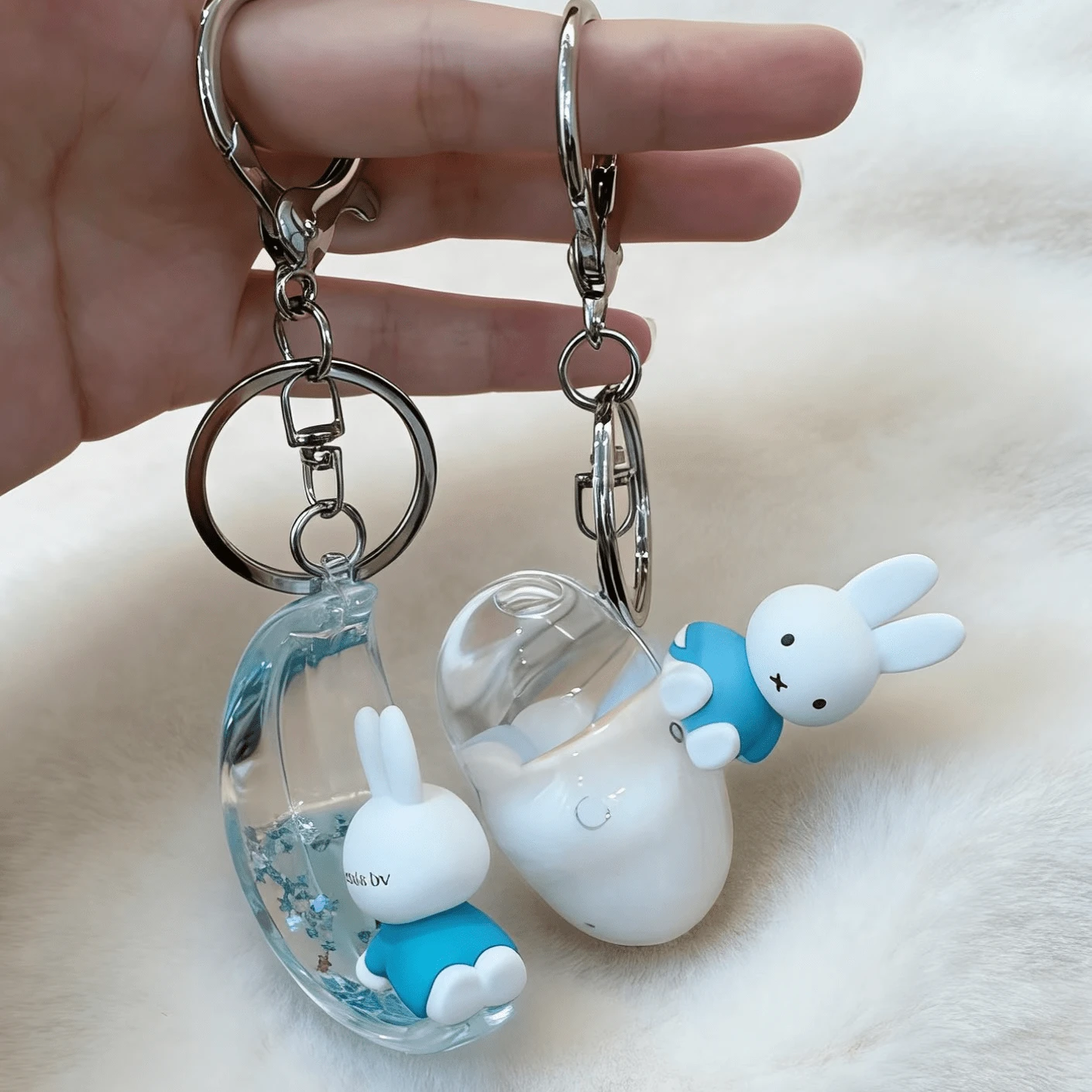 官方授權 Miffy Dreamy 系列盲盒鑰匙圈,可愛風迷你兔子角色設計,迷你收藏吊飾,高品質 PVC 精緻工藝,適用於背包、手提包與鑰匙配件,生日、聖誕、節日送禮首選 - 彩色 - 查看 1