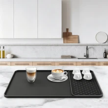 Tappetino in silicone nero effetto asfalto, tappetino da caffè 2 in 1 60 x 40 cm, tappetino di asciugatura antiscivolo resistente al calore con tappetino rimovibile, tappetino antiscivolo per bancone cucina, tappetino porta tazze tutto in uno, tappetino antiscivolo che intrappola lo sporco, tappetino in asfalto anti-perdita d'acqua per bancone bar, tappetino antiscivolo per piano cucina, resistente alle temperature e facile da maneggiare, design a zone più pratico, dì addio alle macchie d'acqua sul piano di lavoro. - nero - Visualizzare 7