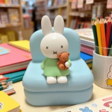 Kotak Kejutan Seri Sofa Miffy Berlisensi Resmi, Dudukan Ponsel Meja Karakter Kelinci Lucu, Figur Mini Koleksi Lucu Gaya Jepang, Dengan Fungsi Dudukan Ponsel dan Tablet, 1 Mainan Kejutan Acak, Dekorasi Meja Kreatif - MultiWarna - View 6