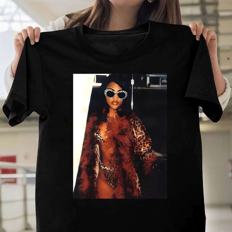 Lil Kim Retro 90s Hip-Hop Music Fan Vintage Cheetah Pattern Graphic V11934 Unisex T-Shirt Up To Size 5XL, Retro Loose-Fit T-Shirt - 後七 - 查看 1