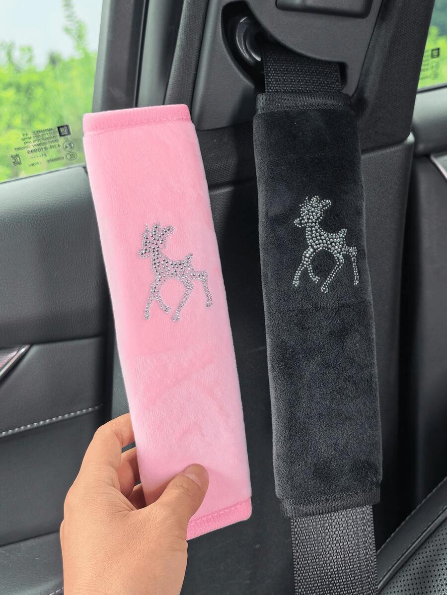 閃亮汽車安全帶套女款女孩用，柔軟天鵝絨水鑽鹿圖案安全帶肩墊，通用款舒適安全帶緩衝保護墊，可愛汽車內飾配件裝飾（黑 & 粉）