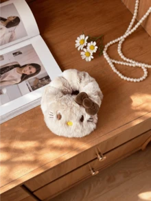 Miniso Hello Kitty 毛絨髮圈 柔軟彈性 舒適輕盈 女童女款 日常派對禮物 含髮帶馬尾圈 - 樣式1 - 查看 3