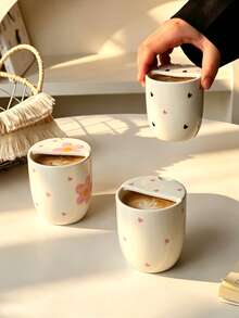 1個INS風手繪愛心花朵陶瓷咖啡杯，鏤空杯緣，可用吸管直飲杯，居家水杯，辦公室下午茶咖啡杯，果汁飲料杯，情侶水杯，節日禮物，送給家人朋友的禮物 - 彩色 - 查看 6