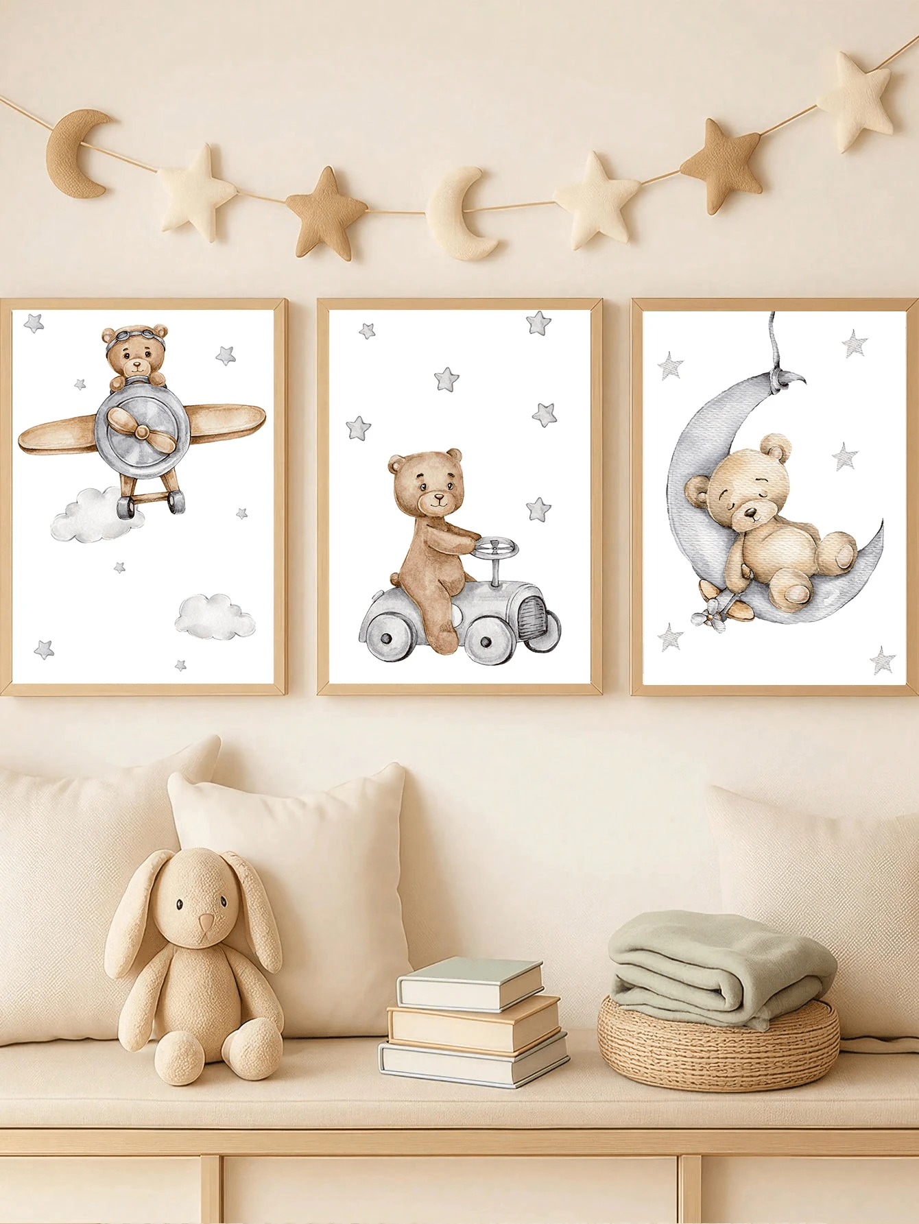 3件/套帆布裝飾畫 幼兒房牆面裝飾,泰迪熊幼兒房壁畫套裝,小熊幻想冒險場景(飛機上的飛行員、月亮上的睡熊、開車的小熊),點綴星空與雲朵圖案,中性風格兒童房裝飾,裝裱好可直接掛牆藝術版畫,適用於幼兒臥室、幼兒房、遊戲室藝廊牆、閱讀區、托兒所牆面裝飾和居家學習空間。亦是理想的嬰兒洗禮禮物,適合作為兒童生日禮物 - 彩色 - 查看 1