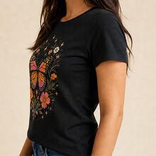 Playera para mujer estampada mariposa monarca estilo boho vintage, camiseta de dama manga corta cuello redondo, blusa casual femenina juvenil aesthetic para outfit diario, moda mexicana 2026, top cómodo para verano primavera, ropa de mujer con gráfico floral, playera bonita para regalo, look casual, streetwear, festival, vacaciones, talla chica mediana grande - Negro - Ver 2