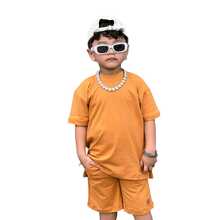 Conjunto Camiseta Lisa Manga Curta e Short Básico Para Menino Roupa Infantil 100% Algodão Moda Verão Peças Monocromáticas em Cores Variadas Veste 4 ao 14 Anos - Laranja - Visão 1