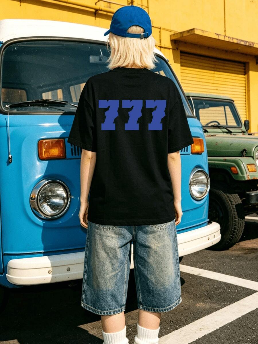 Women's Soft And Casual Short-Sleeved T-Shirt With A Round Neck, Featuring A Graphic Print Of The Blue Number 777, Ideal For Everyday Wear In Spring And Summer. - 黑色 - 查看 1