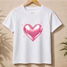 Playera mujer con estampado de corazón rosa brillante, camiseta dama manga corta cuello redondo, blusa casual romántica para San Valentín, aniversario, cita o uso diario, top femenino juvenil, playera oversize mujer, camiseta gráfica cute, ropa para mujer cómoda, regalo para novia, esposa o amiga, outfit con jeans, falda y tenis - Blanco - Ver 4