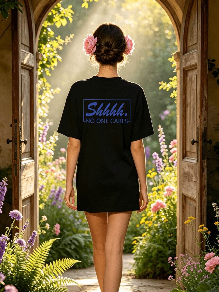Camiseta de manga corta con cuello redondo suave y casual para mujer, con estampado gráfico de "Shhhh No One Cares" en azul, ideal para primavera y verano. - Negro - Ver 1