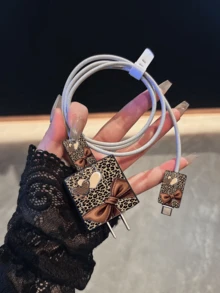 性感豹紋蝴蝶結愛心拼接圖案極簡風蘋果充電器保護套，適用於20W手機15充電器、16 ProMax手機線材保護帽，防彎折、防貓咬，適合13/14 Plus數據線保護器、充電器保護套，聖誕禮物 - 彩色 - 查看 2