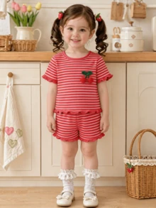 2件套夏季新款女婴玫红色条纹3D樱桃装饰T恤和短裤套装，荷叶边装饰，罗纹面料，透气弹力，适合日常穿着和户外玩耍，散发甜美女孩气息。 - 玫紅色 - 查看 7