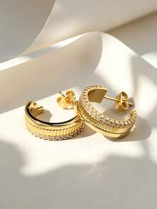 Charm-In أقراط حلقية مطلية بالذهب عيار 18 قيراط مرصعة بالزركونيا المكعبة للنساء، أقراط نحاسية ذات ملمس لامع، مناسبة للحفلات والهدايا - الذهبي - مشاهدة 1