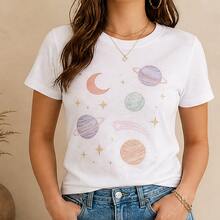 Camiseta mujer manga corta con planetas y estrellas, playera estampada casual, cuello redondo, cómoda para escuela, paseo y uso diario - Blanco - Ver 1