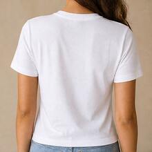 Playera para mujer con manos y corazón floral, camiseta manga corta estampada, casual cómoda, cuello redondo para diario y regalo - Blanco - Ver 3