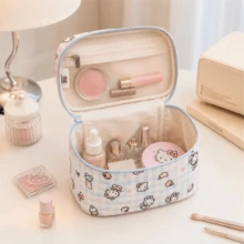 Miniso 官方 Sanrio Hello Kitty 藍色格紋化妝包，化妝品收納袋，旅行盥洗用品收納袋，度假與日常使用便攜收納袋，畢業夏季假期禮物，多色可選 - 彩色 - 查看 2