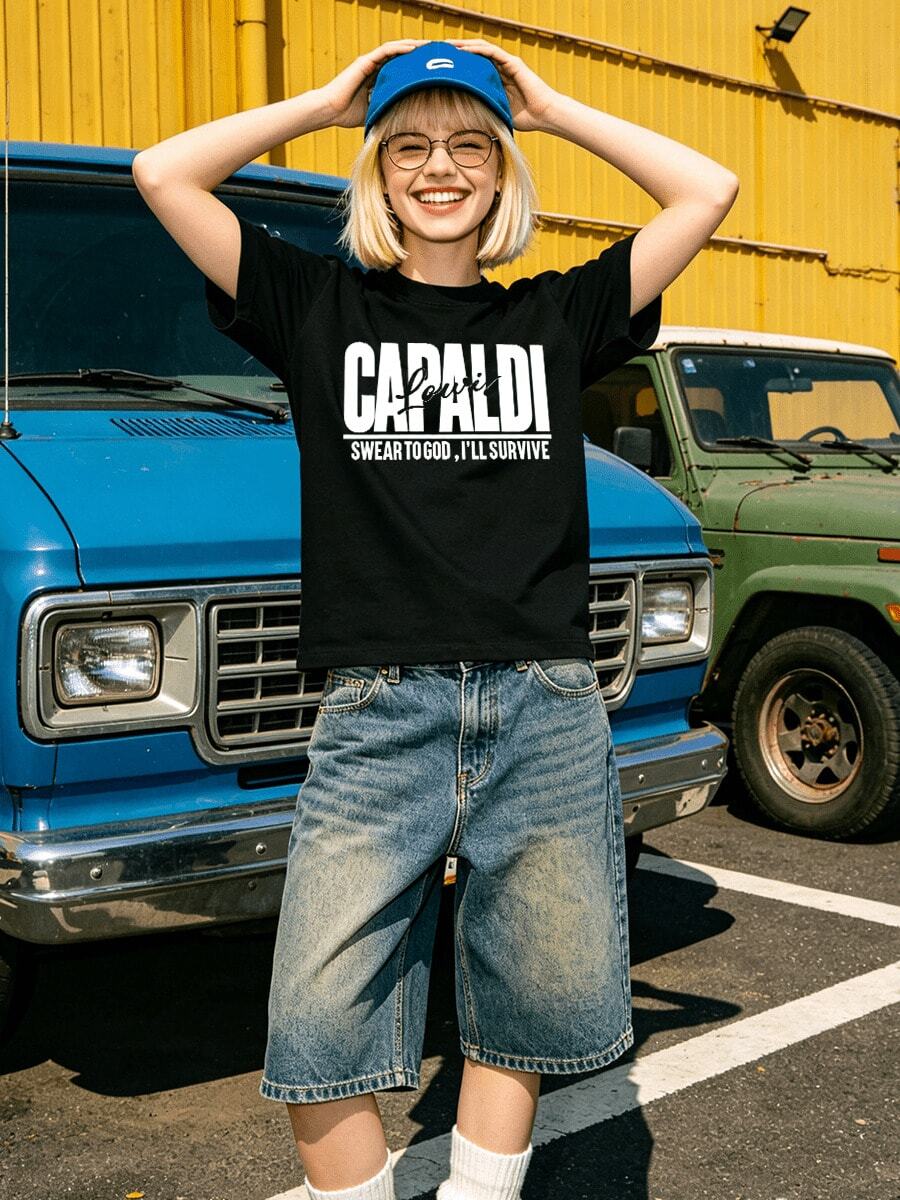 Camiseta de manga corta con cuello redondo suave y casual para mujer, estampado gráfico de Lewis Capaldi para primavera y verano. - Negro - Ver 1
