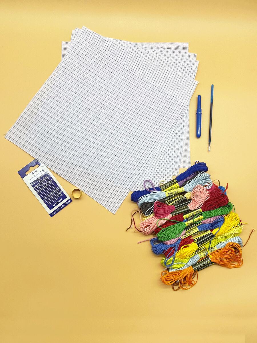 [34件組]十字繡套裝，包含6張30*30cm中格刺繡布、刺繡針、24色隨機刺繡線、輪廓筆替芯、拆線器與頂針，完整套裝。適合初學者，無需額外購買配件，適合學生休閒與紓壓，培養動手能力與專注力 - 中格布套裝 - 查看 1
