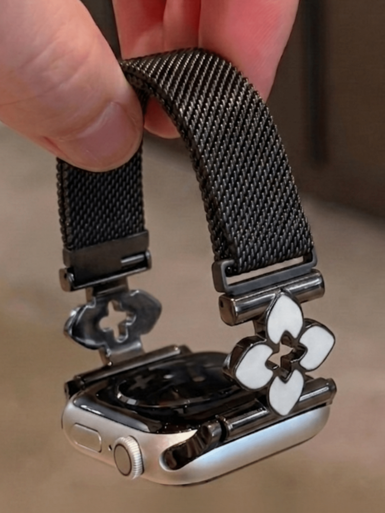 1pc Unisex Fashion Clover Milanese Watch Band, Compatible With Apple Watch 44/40/41/45/42/46/38/ Ultra 2 49mm, Magnetic Metal Watch Chain, Luxury Stainless Steel Watch Strap, Compatible With Series 11 10 9 8 7 SE 6 5 4 3 2 1, Compatible With Apple Watch Women's Watch Band, Fashion Smartwatch Strap - Black - View 9
