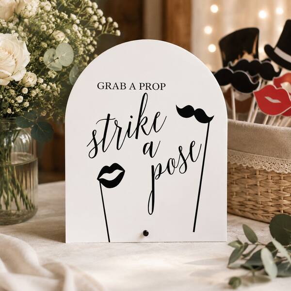 1 pieza Letrero de cabina fotográfica de acrílico "Toma un accesorio, posa para la foto" con recortes de labios & bigote - Decoraciones para boda, despedida de soltera, fiesta de compromiso - Decoración de mesa contemporánea para aniversario, baile de graduación - Sin batería, fácil de montar, letrero de accesorios para cabina fotográfica