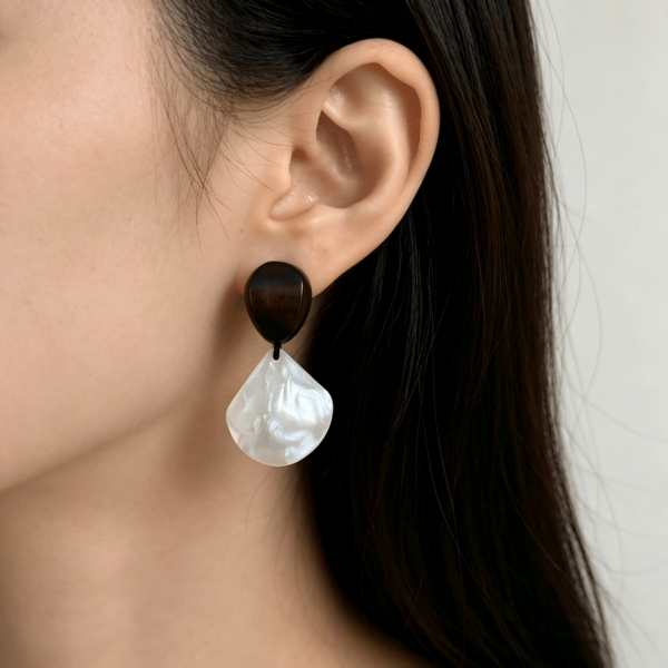 Vintage Deep Black Ebony Natural White Shell Fan-Shaped Dangle Earrings, French Style Elegant Long Shell Earrings, Niche Artistic Jewelry