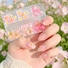 Set de decoración de uñas de verano con 6 ranuras, girasoles, abejas 3D y margaritas, accesorios DIY de uñas para chica dulce, dijes para uñas - Multicolor - Ver 9