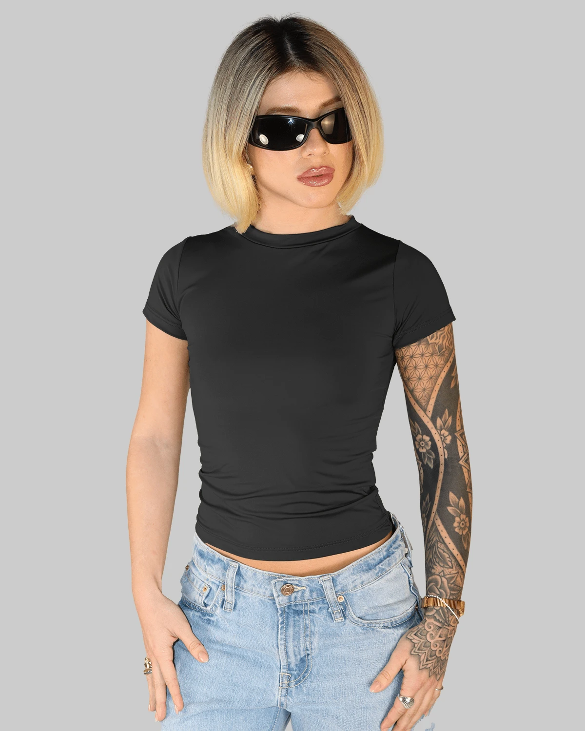 Women's Summer Cropped T-Shirt With Short Sleeves And Round Neck, Slim Fit, Solid Color, Aitona - 黑色 - 查看 1