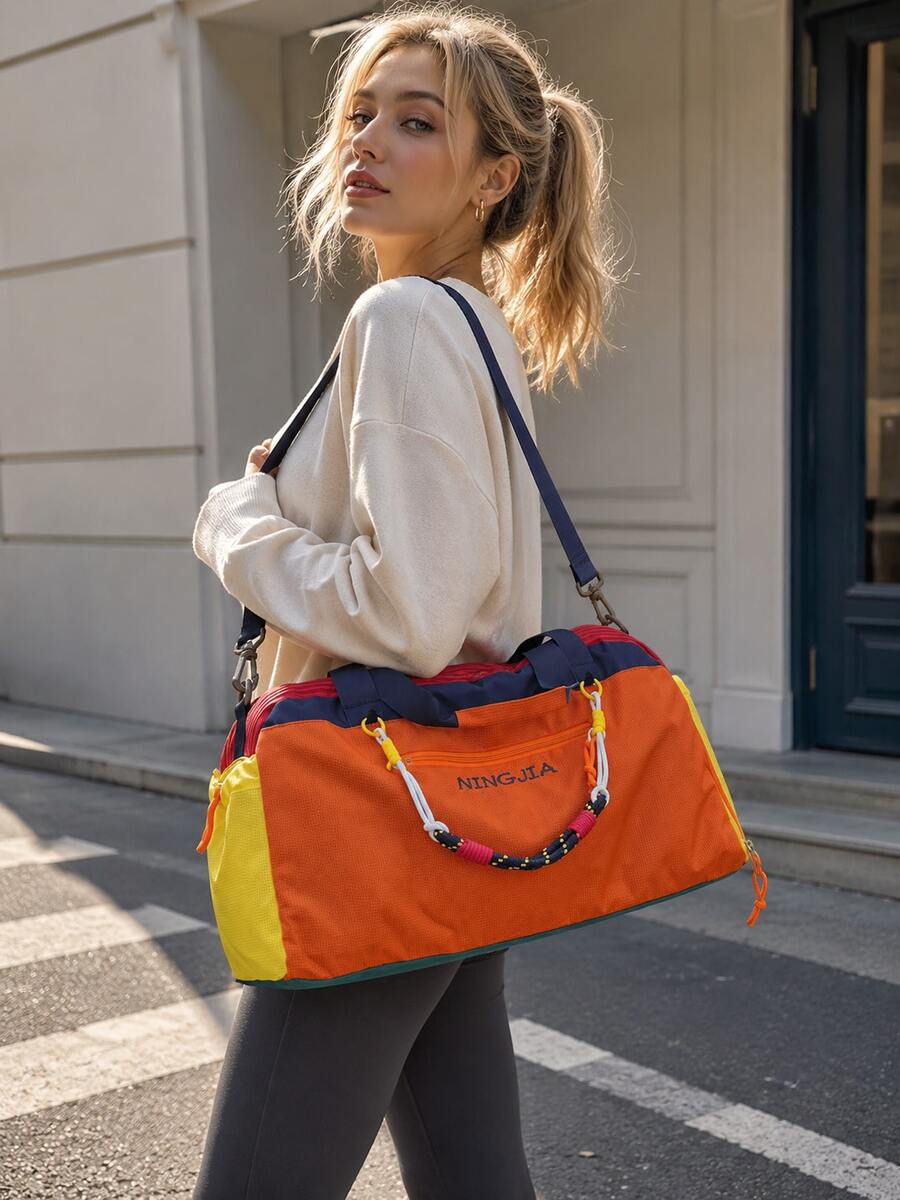 New Colorblock Fabric Travel Bag, Fashionable Patchwork Design Eye-Catching And Versatile, Lightweight Durable And Energetic. Large Capacity Space Can Easily Store Clothes, Shoes, Toiletries, Sports Equipment And Other Personal Items, Supports Hand-Carry, Shoulder, Crossbody Multiple Carrying Methods. Suitable For Fitness Sports, Short Trips, Weekend Outings, Business Trips, Campus Commuting And Other Multiple Scenarios.