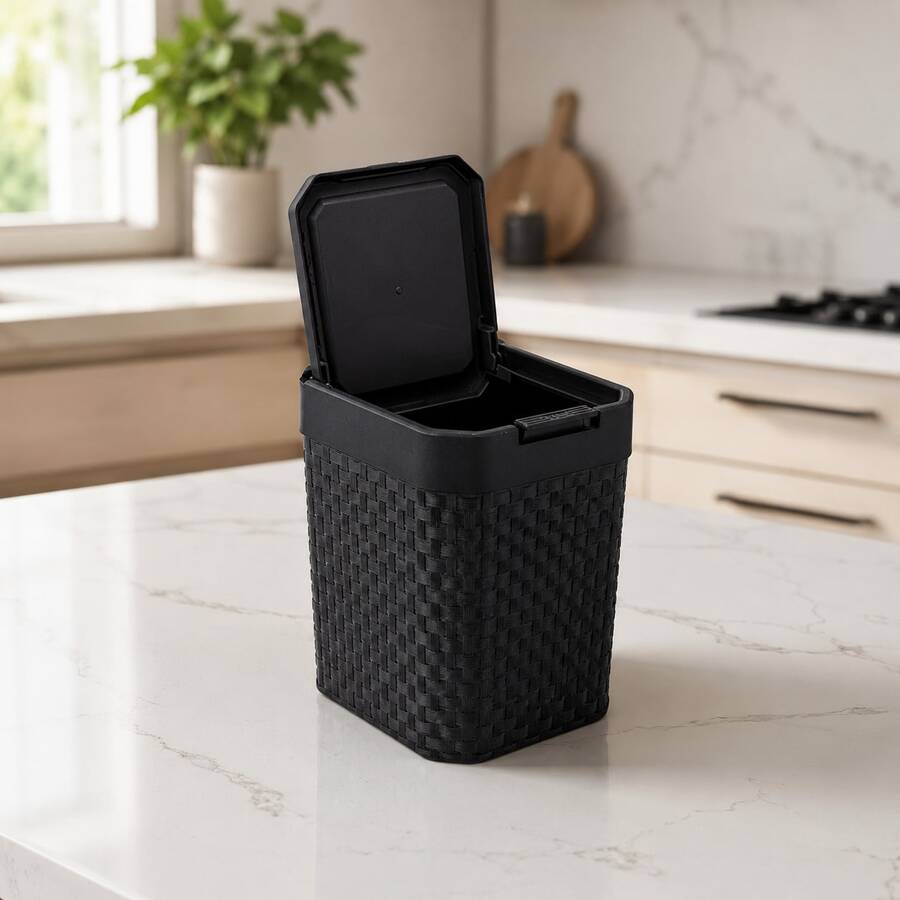 Lixeira Rattan Preta 5L com Tampa Click para Cozinha - Visão 1