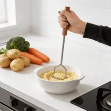 1 buah Penghancur Kentang Manual Gagang Kayu Panjang dari Baja Tahan Karat, Tahan Karat & Mudah Dibersihkan, Desain Pegangan Kayu Ergonomis Anti Selip yang Hemat Tenaga, Aksesori Peralatan Masak Ringan dan Tahan Lama untuk Persiapan Makanan Rumahan Sehari-hari - MultiWarna - View 7