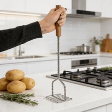 1 buah Penghancur Kentang Manual Gagang Kayu Panjang dari Baja Tahan Karat, Tahan Karat & Mudah Dibersihkan, Desain Pegangan Kayu Ergonomis Anti Selip yang Hemat Tenaga, Aksesori Peralatan Masak Ringan dan Tahan Lama untuk Persiapan Makanan Rumahan Sehari-hari - MultiWarna - View 6