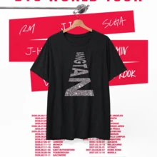 Camiseta juvenil de moda con motivo gráfico deportivo ideal para el día a día.B-T-S T-shirt - Negro - Ver 1