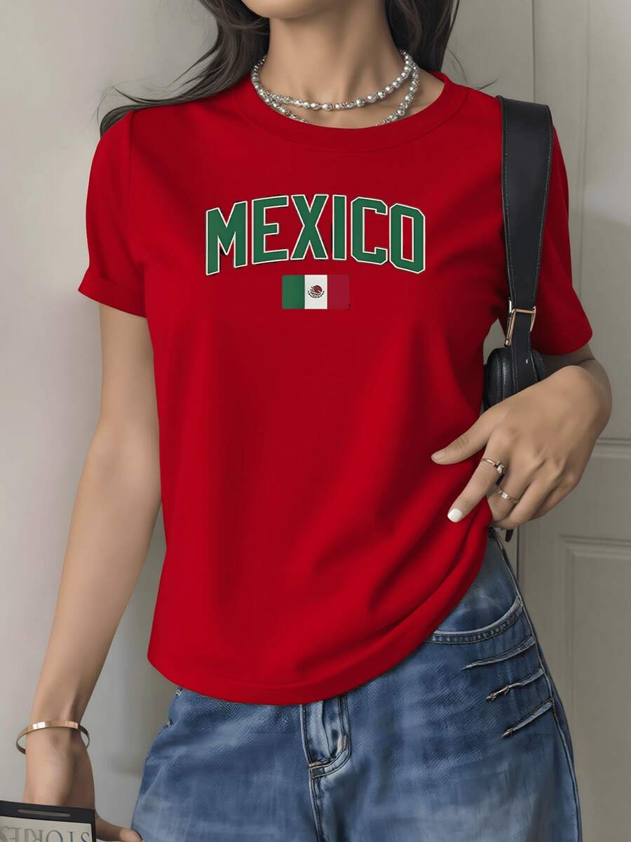 The Image Shows The Word MEXICO Accompanied By The National Flag, Symbolizing Pride, Identity, And Love For Mexican Culture. Women's T-Shirt, 100% Soft And Comfortable Cotton, Ideal For Everyday Wear. - 紅色的 - 查看 1