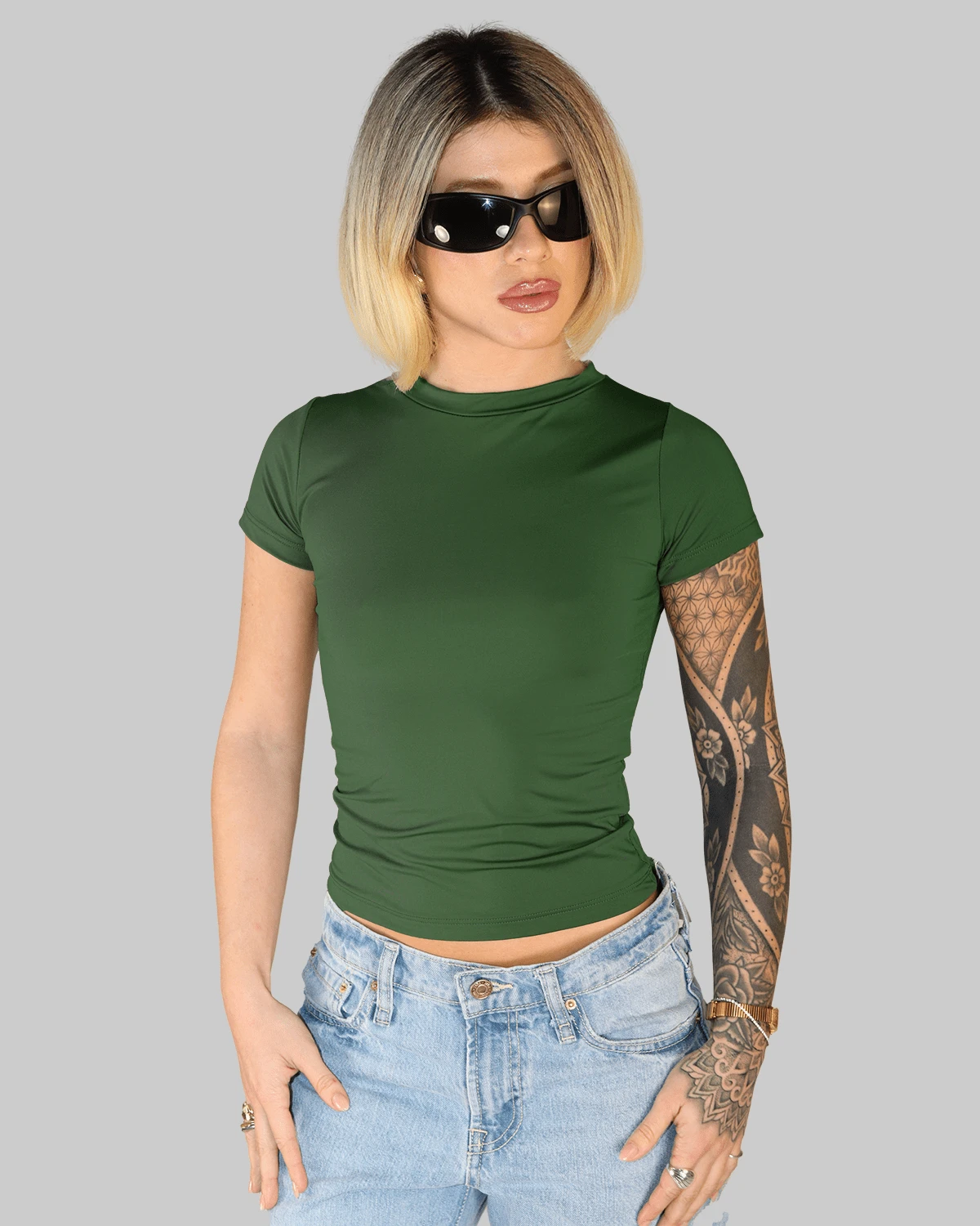 Women's Summer Cropped T-Shirt With Short Sleeves And Round Neck, Slim Fit, Solid Color, Aitona - 軍綠色 - 查看 1