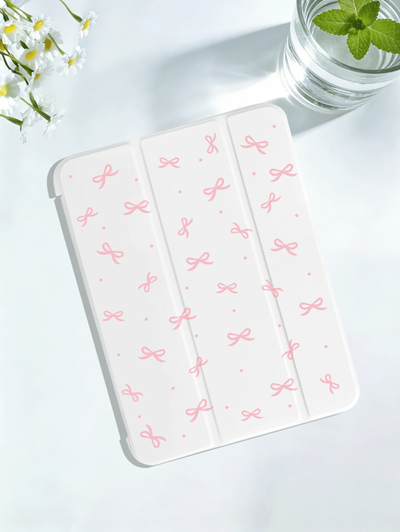 Casing Pelindung Tablet Motif Minimalis, Kompatibel dengan iPad 7/8/9/10/Pro 12.9/Pro 11/11(A16) 2025, Galaxy Tab S6 Lite/Galaxy Tab A11+ 2025, Perlindungan Anti Guncangan Lembut, Mendukung Fungsi Smart Stand/Auto Wake/Sleep - Putih - View 1