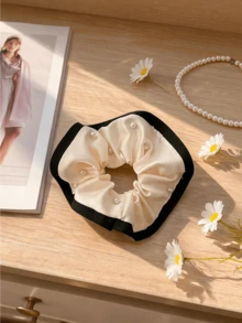 Miniso Pearl Decor Contrast Trim Satin Scrunchie 1Pc Stretchy Lightweight Comfortable For Women Daily Party Gift - Style1 - View 3