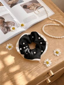 Miniso 珍珠裝飾對比滾邊緞面髮圈 1入 彈性輕盈舒適 女款 日常派對禮物 - style2 - 查看 3