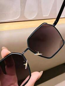 1 Stück elegante Damen-Modegläser mit Farbverlauf, geeignet für Strandurlaub, Outdoor-Aktivitäten und Reisen, ideal für den täglichen Gebrauch und Business lässig im Herbst/Winter. Diese Brille verfügt über elegante Oversized quadratische Rahmen und zeigt einen modischen Stil. - Schwarz - Übersicht 3