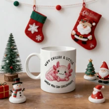 Taza de cerámica con diseño de ajolote Chillaxolotl. Taza de cerámica con diseño de ajolote  ideal como regalo de cumpleaños asequible. Apta para lavavajillas. Estética atractiva. - Blanco - Ver 1