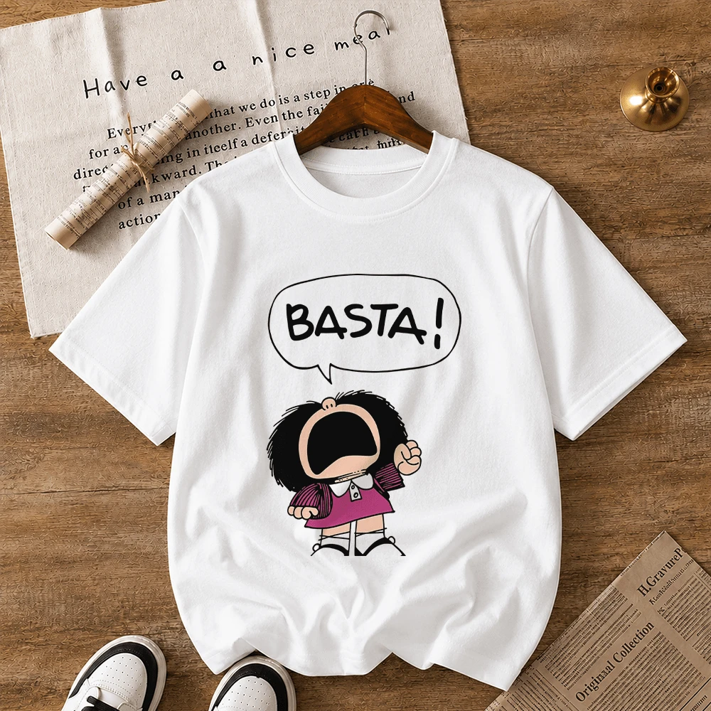 Mafalda playera blanca para mujer con estampado de Mafalda diciendo BASTA, estilo cómic retro latino, manga corta cuello redondo casual - Negro - Ver 1