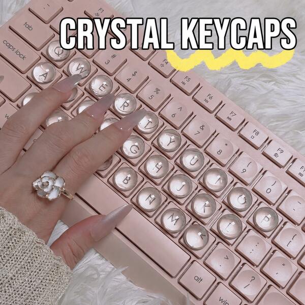 Nail Art Keyboard Stickers, Long Nail Typing Tool, Raised Silicone Keyboard Pads, Anti-Scratch Keycap Stickers, High Raised Design, Transparent Silicone, Seamless Self-Adhesive, Compatible With Laptop And Desktop, Protects Nails From Splitting, Office Assistant