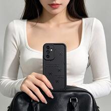 1個黑色英文字小蝴蝶結可愛極簡卡通蝴蝶結清新甜美女孩歐美風，霧面黑色鏡框階梯式設計全覆蓋防震軟殼，適用於OPPO/Honor/Apple/Transsion/手機殼 - 彩色 - 查看 4