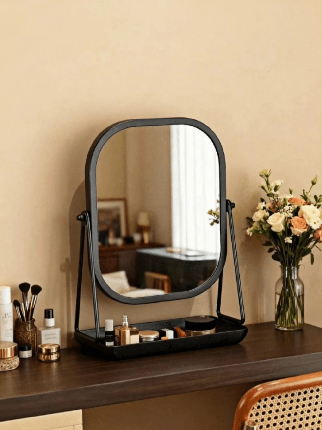 Elegant Luxury Style Oval Desktop Vanity Mirror, Nordic Creative Metal Frame, Bottom Storage Tray For Lipstick, Cosmetics, Jewelry, Fragrance, Makeup Brushes, Aromatherapy Products, Polished Glass Mirror Surface - Multicolor - View 1