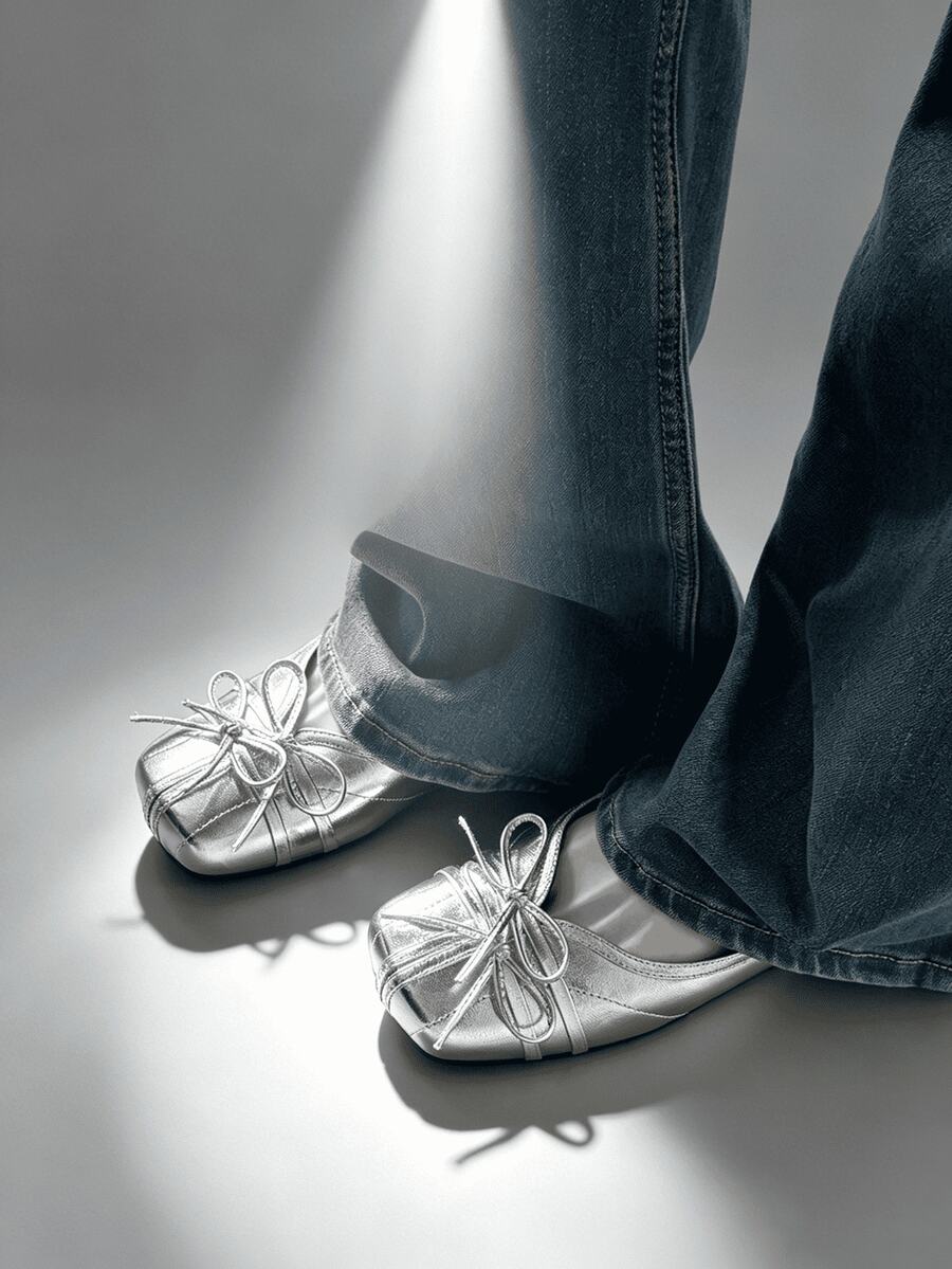 1 Pair 35-40 Size Silver & Black Pleated Bow Flat Shoes, Square Toe Split Toe Stitching Soft Leather Granny Shoes, French Vintage Ballet Style Non-Slip Soft Sole Low Vamp Driving Loafers, Suitable For Commuting, Daily Outings, Dating And Shopping, All-Season Versatile Women's Casual Soft Sole Ballet Shoes - Silver - View 1