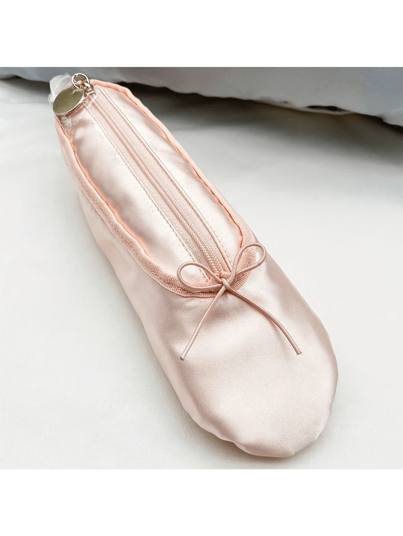 1PC Vintage French Handmade Ballet Shoe Cosmetic Bag Portable High-Value Multi-Functional Storage Bag Ballet Shoe Shaped Pencil Case Cosmetic Bag Lipstick Eyebrow Student Large Capacity Ladies Cosmetic Bag Gift Perfect Holiday Gift Storage Bag - Pink - View 1