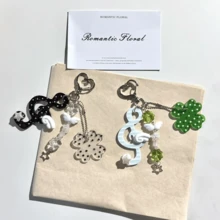 Millennium Y2K Style Sweet Versatile Four-Leaf Clover Music Note Keychain Pendant, Girly Backpack Car Key Ring Accessory For Women, Summer Beach Vacation, Travel, Birthday Party Gift, Valentine's Day - Multicolor - View 3