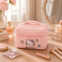 MINISO Sanrio Hello Kitty 絎縫化妝包，可愛大容量化妝收納袋附手把，便攜旅行盥洗用品收納袋，適用日常化妝收納、宿舍、梳妝台、度假、返校禮物 - 彩色 - 查看 4