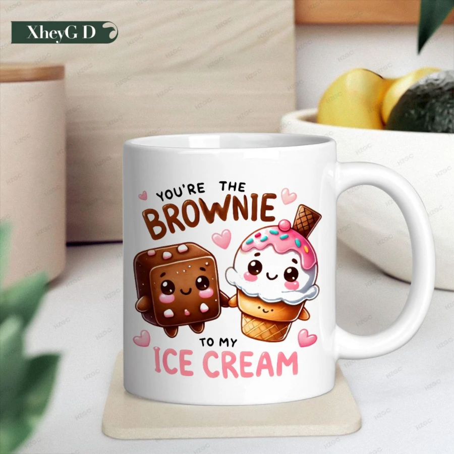Taza de café con un bonito estampado de brownie y helado, perfecta para parejas como regalo de cumpleaños asequible. Taza de cerámica única, apta para lavavajillas y con un estilo novedoso. - Blanco - Ver 1