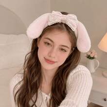 1件 MINISO 可愛粉色垂耳蝴蝶結裝飾髮箍 女款 開學穿搭氛圍 洗臉髮帶 卡哇伊閨蜜 BFF 送禮首選 - 彩色 - 查看 3