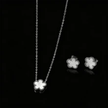 Fashionable Minimalist Stainless Steel Five-Petal Flower Necklace And Stud Earrings Set For Women, Versatile Double-Sided Wearable Jewelry - Multicolor - View 3